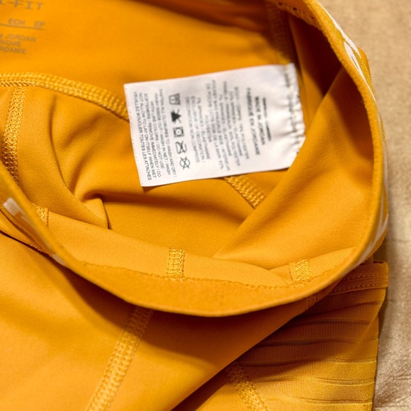 Size XS Nike Pro Women's High-Waisted Leggings with Pockets - Picture 9 of 12